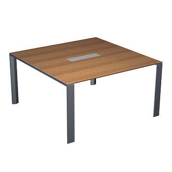 Стол для переговоров П-опоры ноги-хром X7 X7R04 C 1600x1400x720